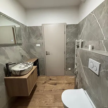 Luxury With Parking Daire Poreč