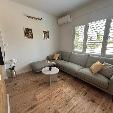 Apartamento Luxury With Parking Poreč