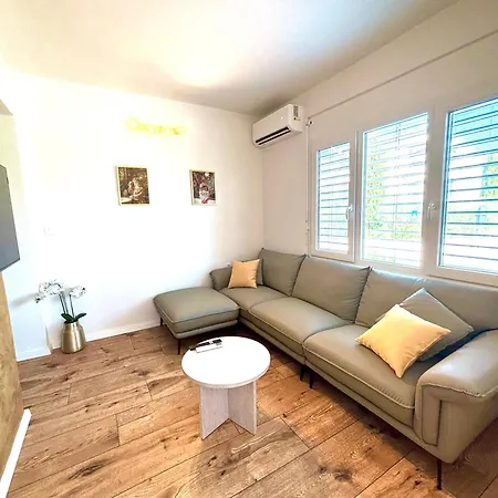 Apartmán 3 Bedroom With Parking *