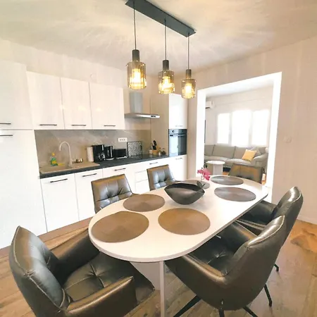 3 Bedroom With Parking * Poreč