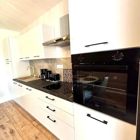 Apartmán 3 Bedroom With Parking *