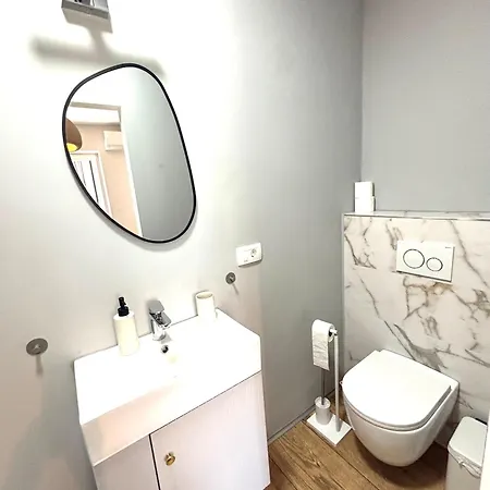 3 Bedroom With Parking Apartmán Poreč